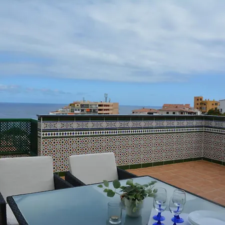 Penthouse Lomo Alto Apartman *